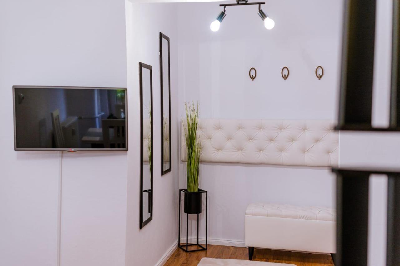 Eunice Apartament Орадя Экстерьер фото
